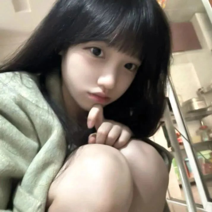 瓦莱莉和她的奇迹一周 在线观看封面